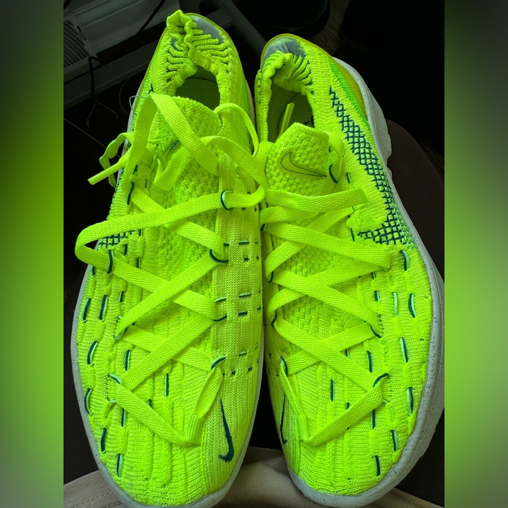 Nike Space Hippies